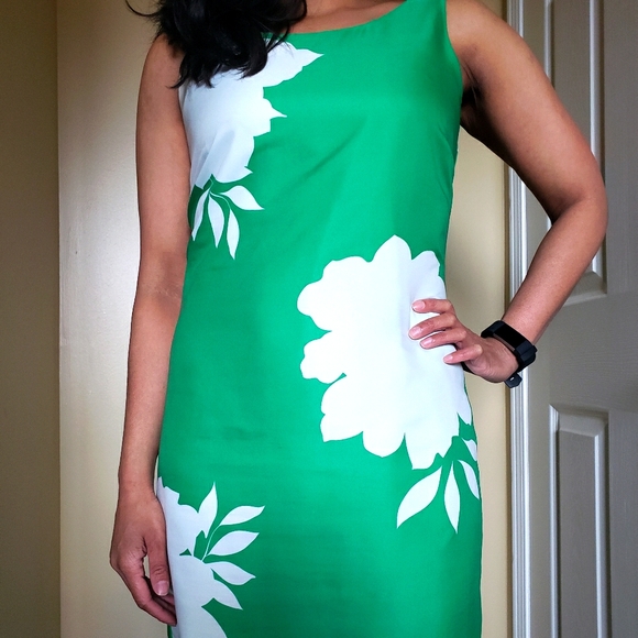 Banana Republic Dresses & Skirts - Banana Republic Floral Shift Dress